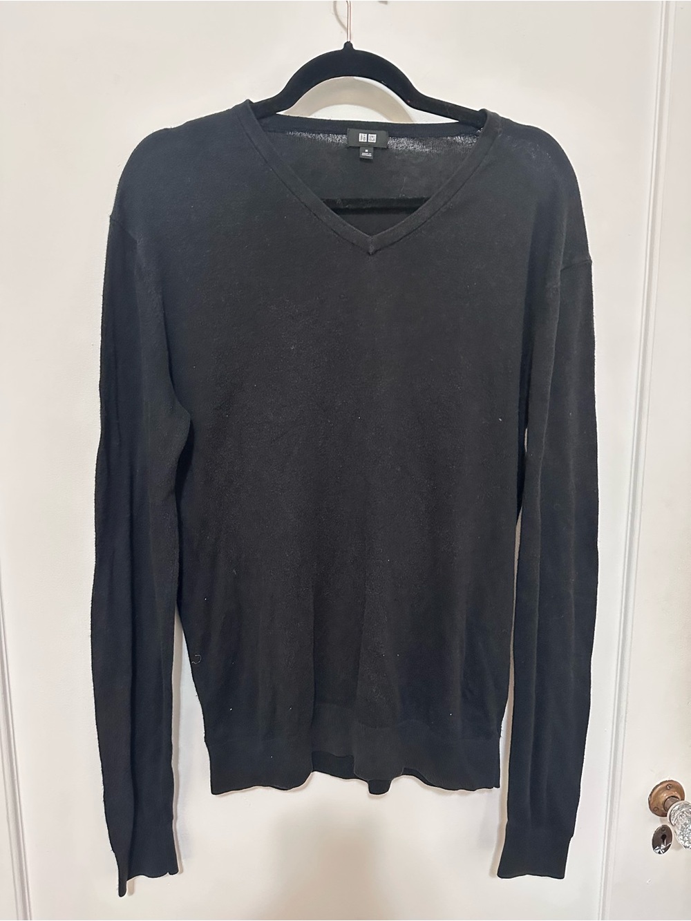 Uniqlo cotton/cashmere basic black V-neck lightweight pullover sweater -Men M